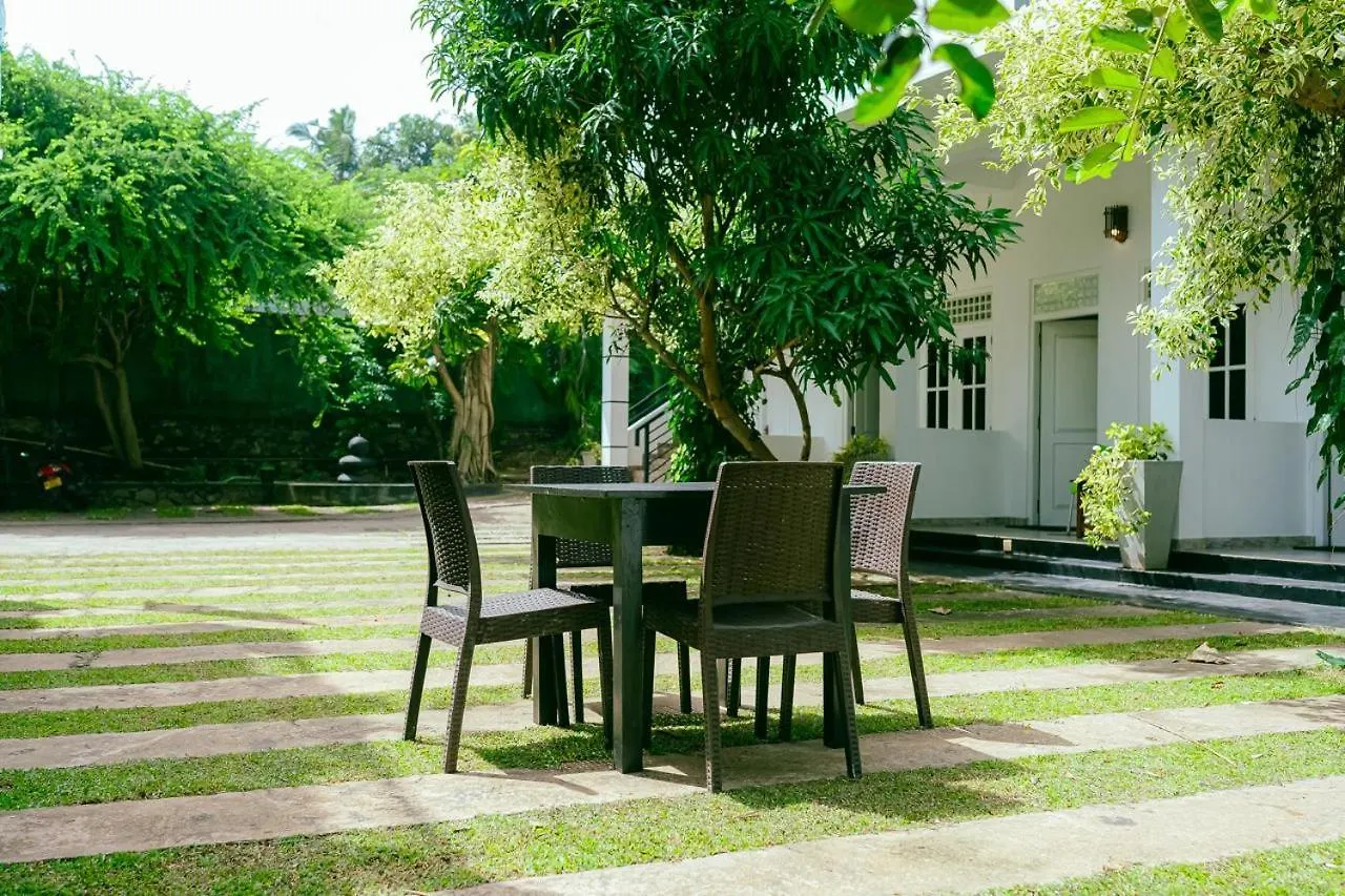 Tropical Breeze Negombo 호텔 3*,  스리랑카